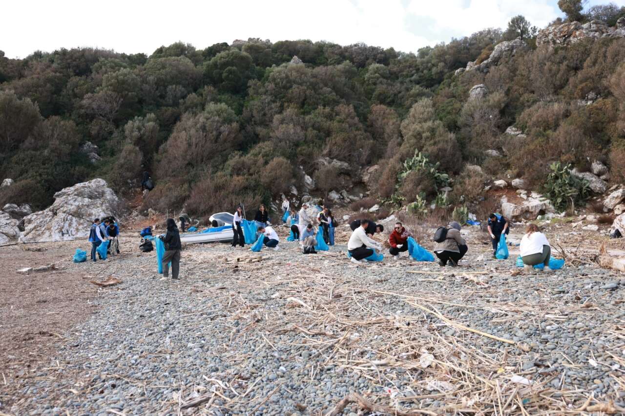 Gençler Marmaris’te Sahile Sahip Çıktı: Toplanan Atıkların Yüzde 80’i Geri Dönüştürülebilir 1